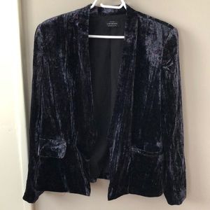 Padded-shoulder velvet jacket